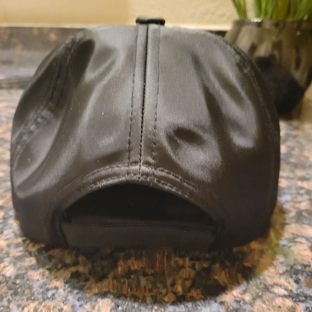 Prada Black Cap with Gold Logo - Picture 6 of 8